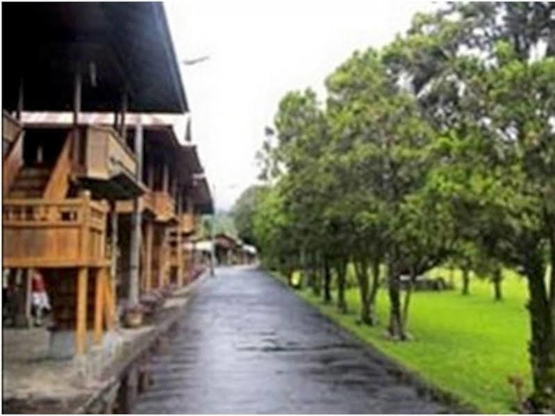 Lokon Boutique Resort Tomohon Exterior photo